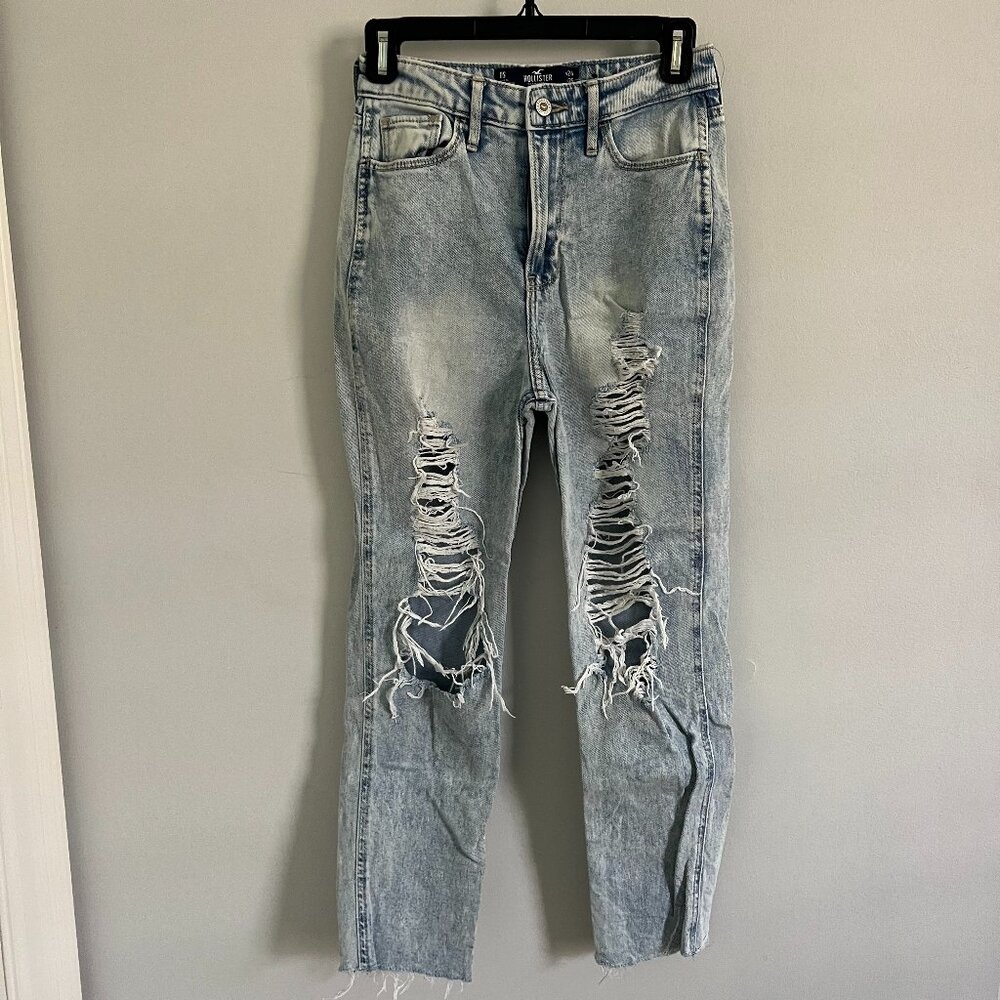 Hollister Ultra High Rise Mom Jeans